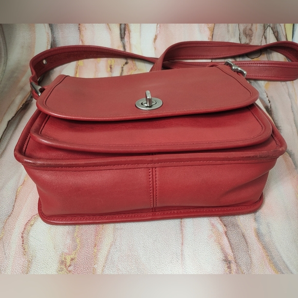 Vintage Coach Rambler's Legacy 9061 Red Nickel Hardware - Picture 6 of 16